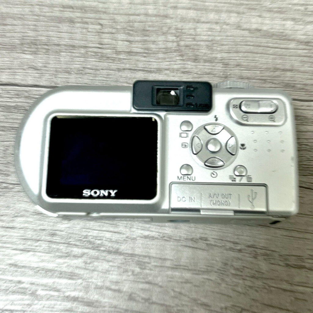 Sony DSCP8 Cyber-shot 3.2MP Digital Camera- Tested -Works  -Read Description-