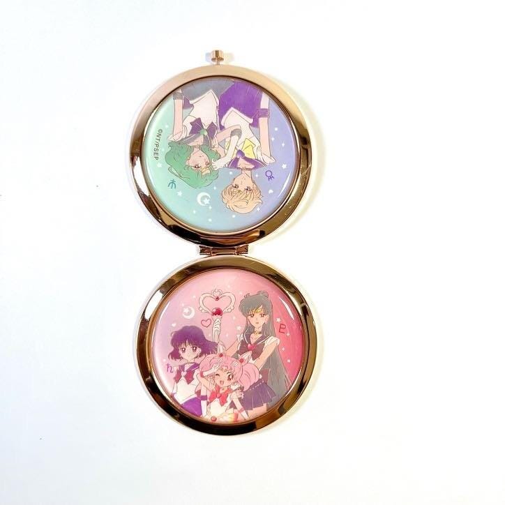 Sailor Moon Retro Design Compact Pocket Mirror - Minor scratch on the cover