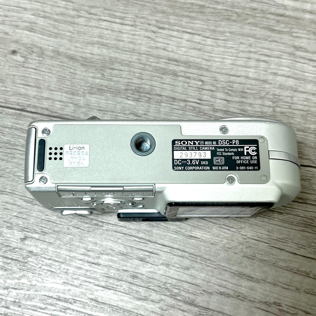 Sony DSCP8 Cyber-shot 3.2MP Digital Camera- Tested -Works  -Read Description-