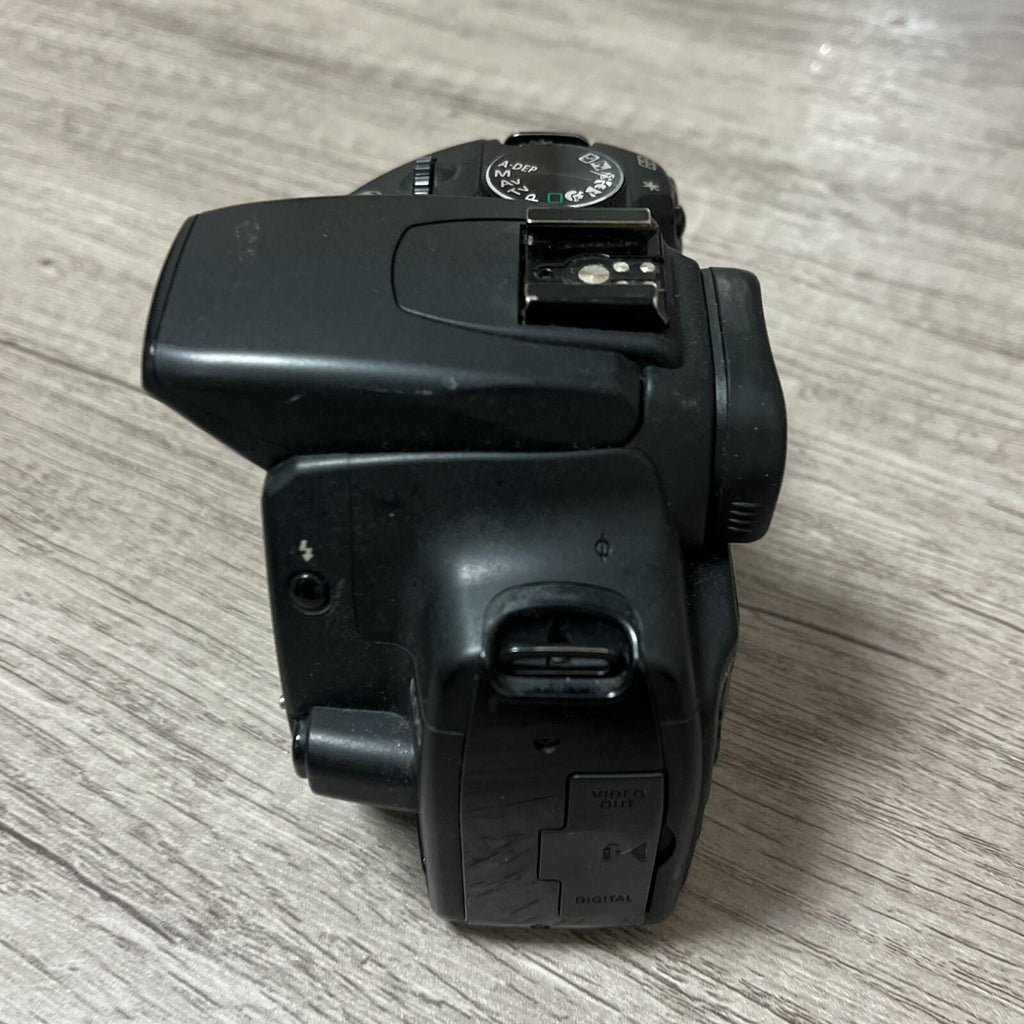Canon EOS Kiss Digital N Digital Camera (Body Only, No Battery) - Not Working