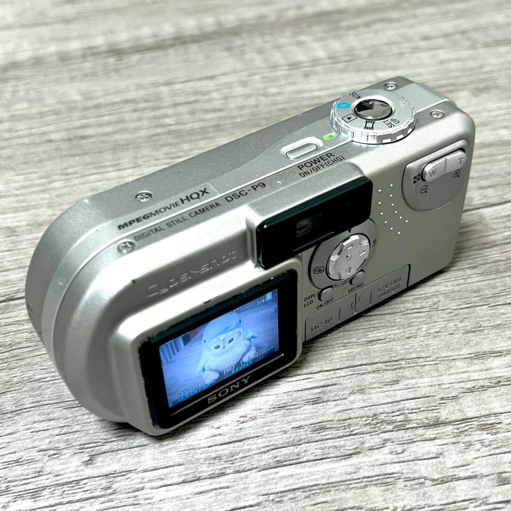 Sony DSCP9 Cyber-shot 4.0MP Digital Camera- Tested -Works  -Read Description-