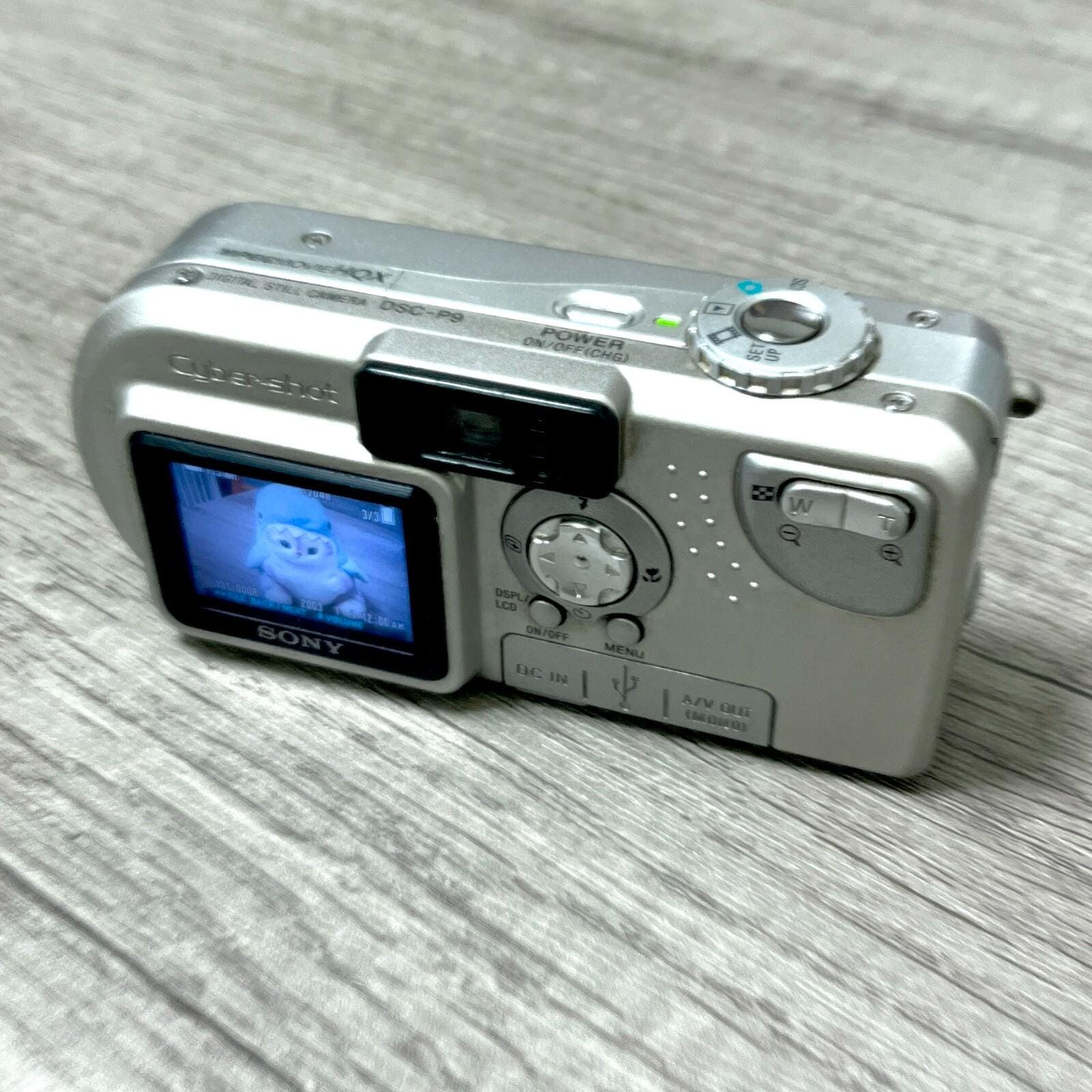 Vintage Sony DSCP9 Cyber-shot 4.0MP Digital Camera- Tested -Works  -Read Description-