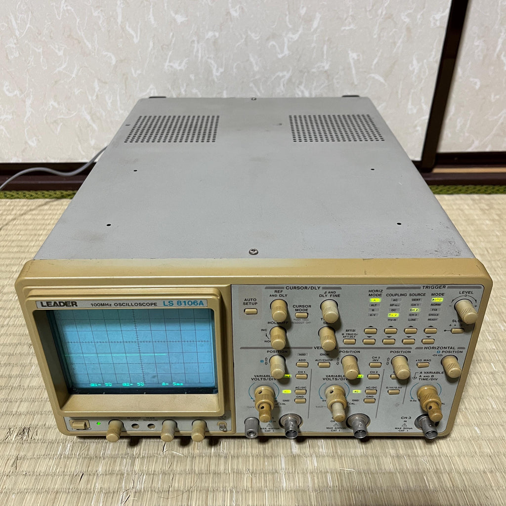 Leader LS-8106A 100MHz 3-Channel Analog Oscilloscope – CRT Display, Auto-Setup, Vintage Lab Equipment