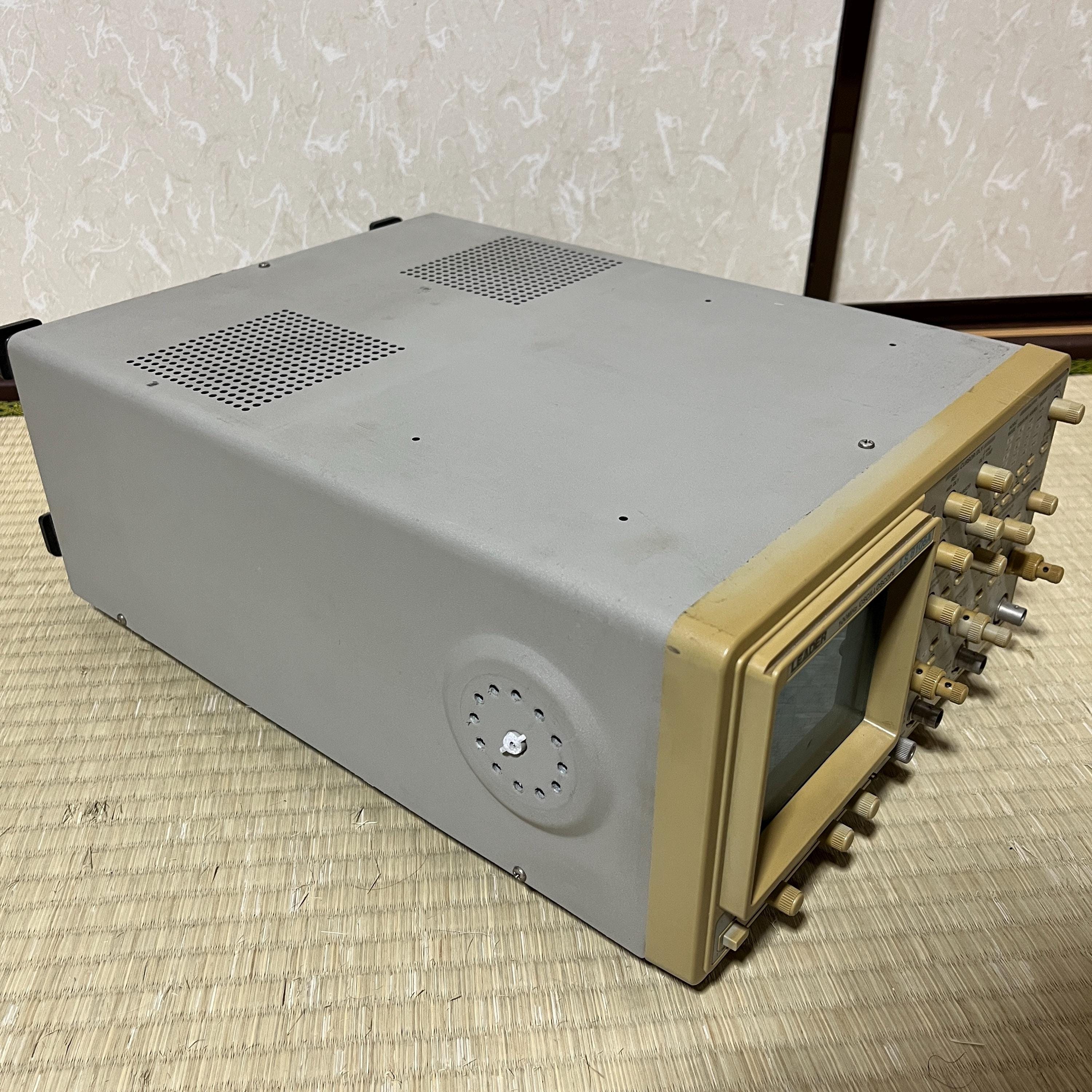 Leader LS-8106A 100MHz 3-Channel Analog Oscilloscope – CRT Display, Auto-Setup, Vintage Lab Equipment