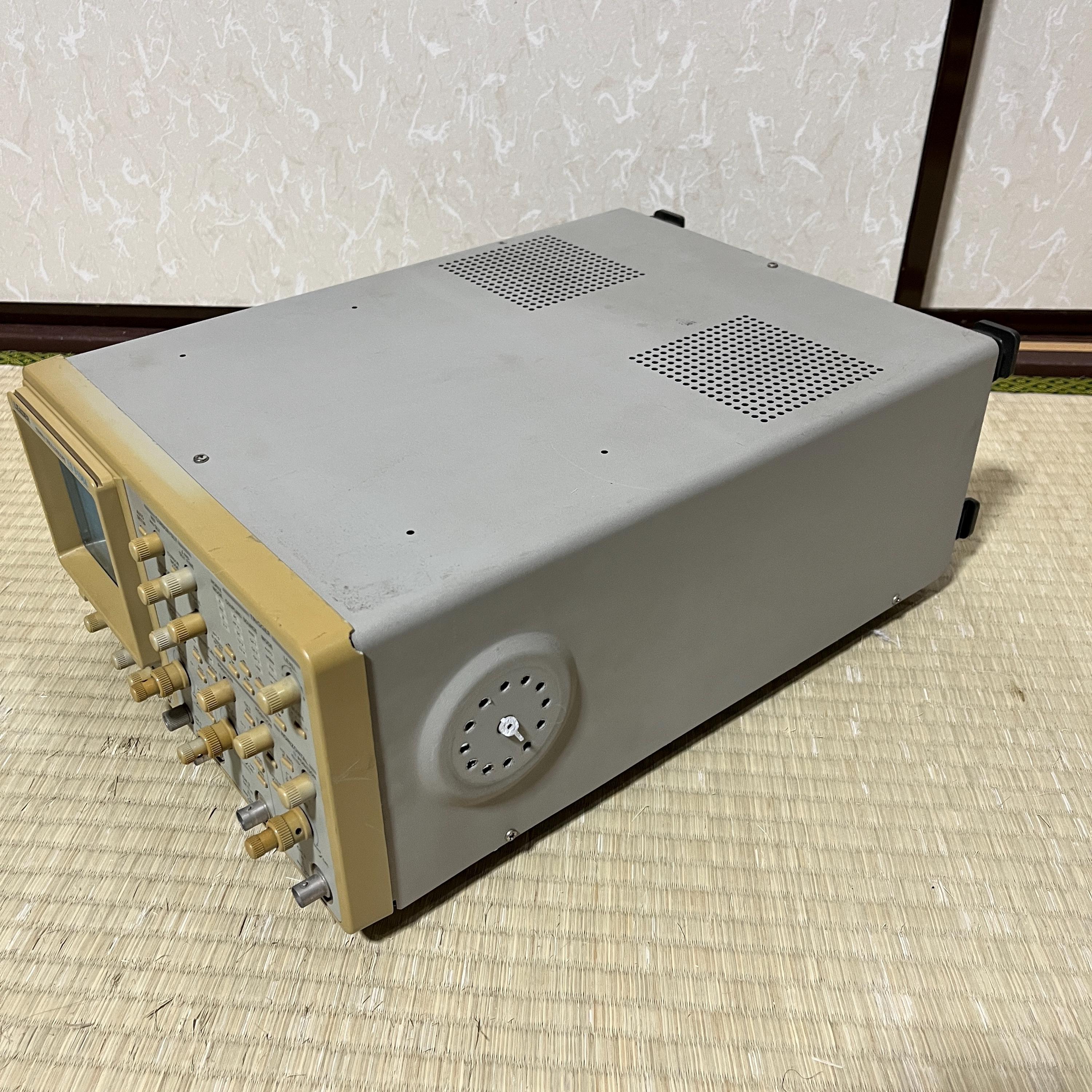 Leader LS-8106A 100MHz 3-Channel Analog Oscilloscope – CRT Display, Auto-Setup, Vintage Lab Equipment
