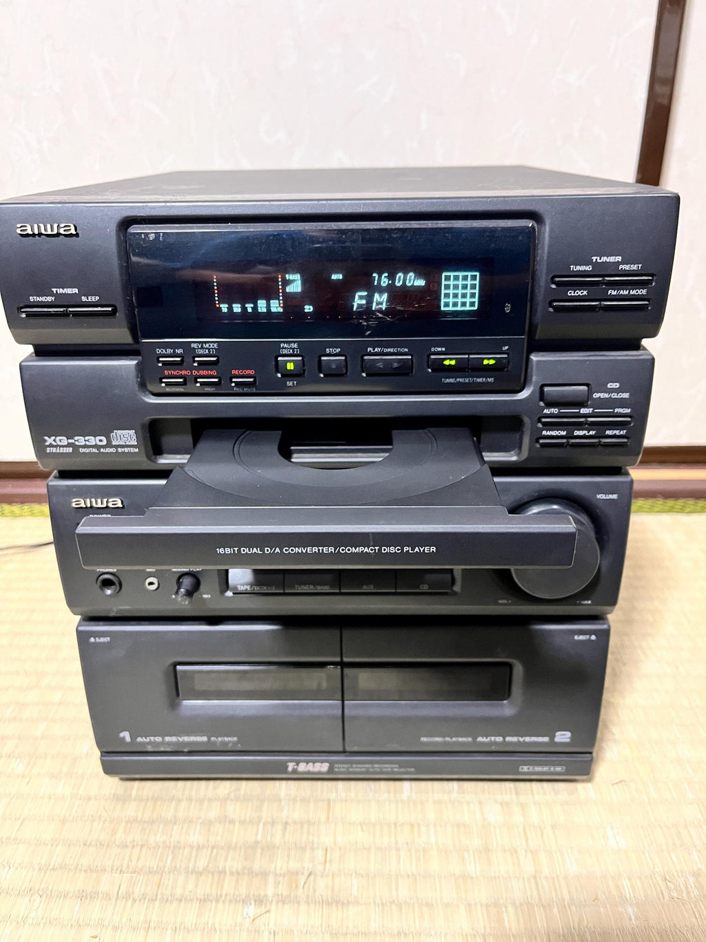 Vintage Aiwa Stereo System XG-330 | Tuner Working (CD & Cassette Not Working)