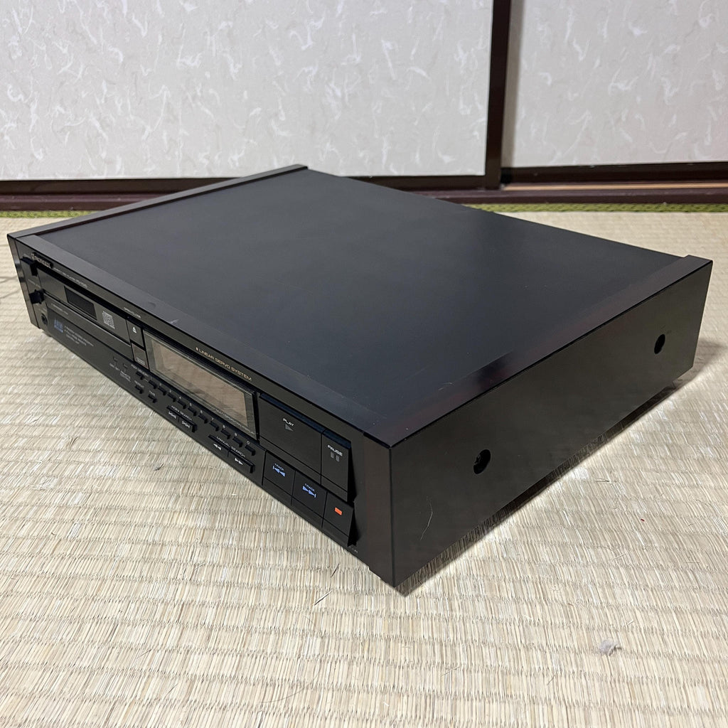 Vintage Pioneer PD-7010 CD Player – Reads Discs, No Audio Output, For Parts or Repair