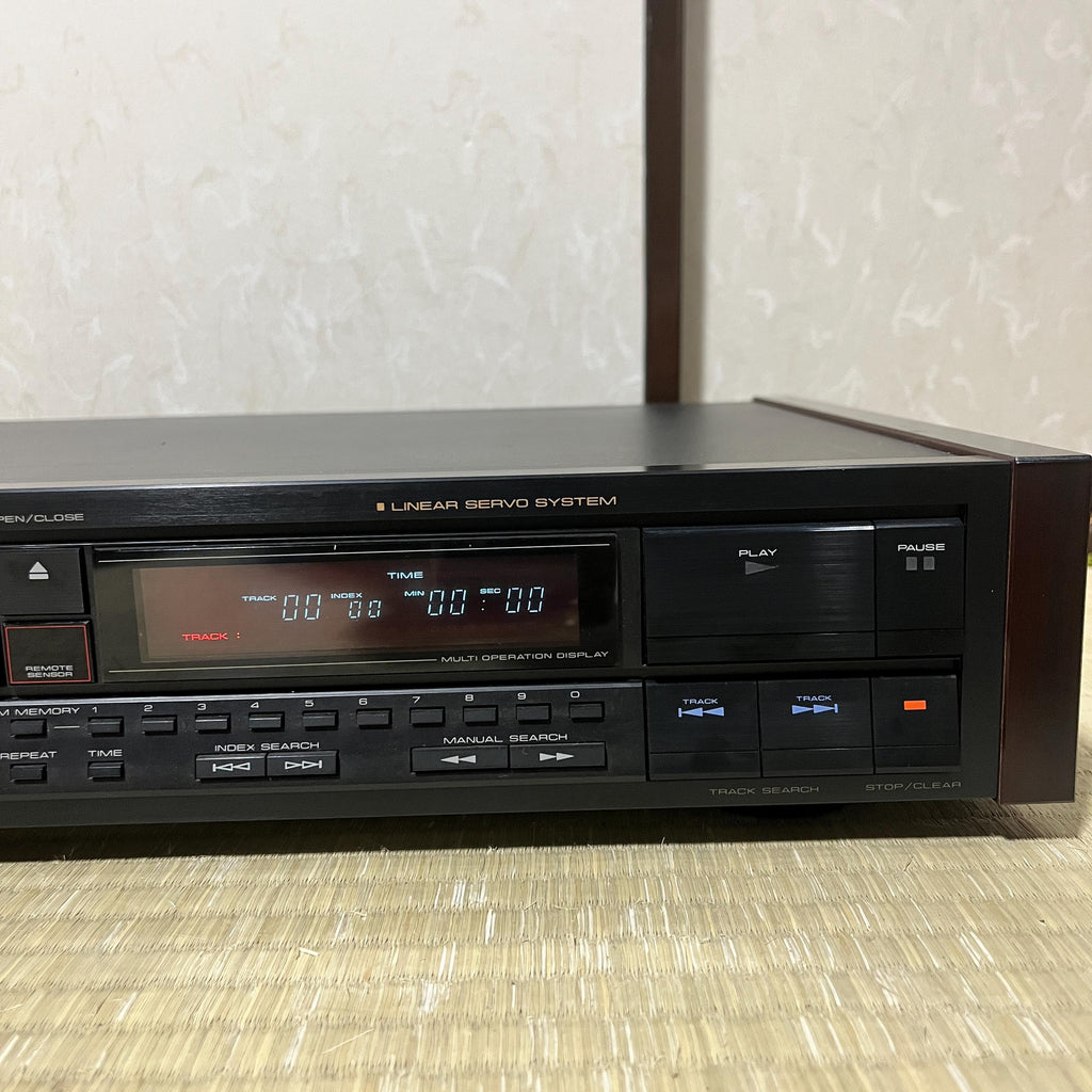 Vintage Pioneer PD-7010 CD Player – Reads Discs, No Audio Output, For Parts or Repair