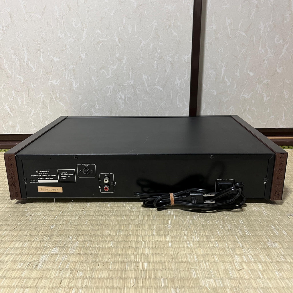 Vintage Pioneer PD-7010 CD Player – Reads Discs, No Audio Output, For Parts or Repair