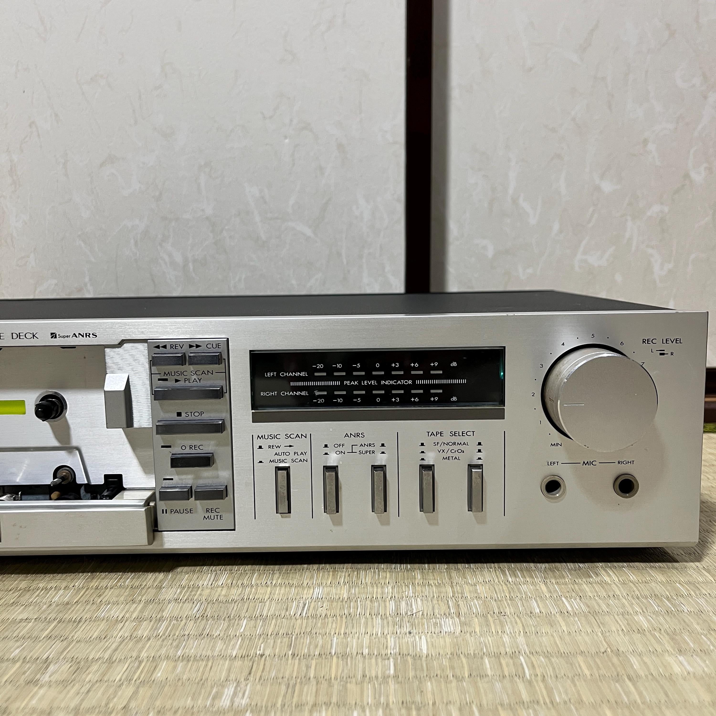 Victor KD-D3 Stereo Cassette Tape Deck | Powers On | Needs Service