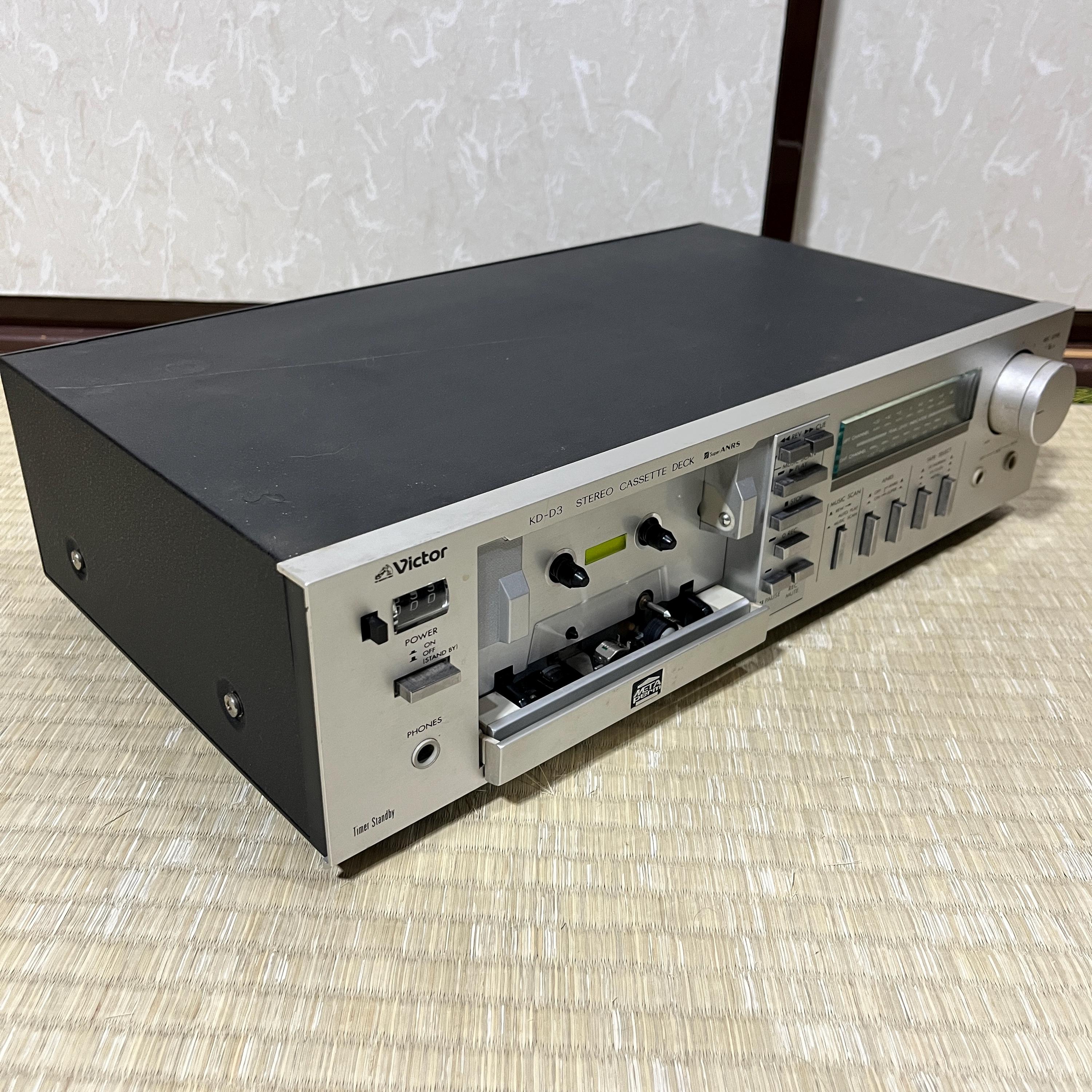 Victor KD-D3 Stereo Cassette Tape Deck | Powers On | Needs Service