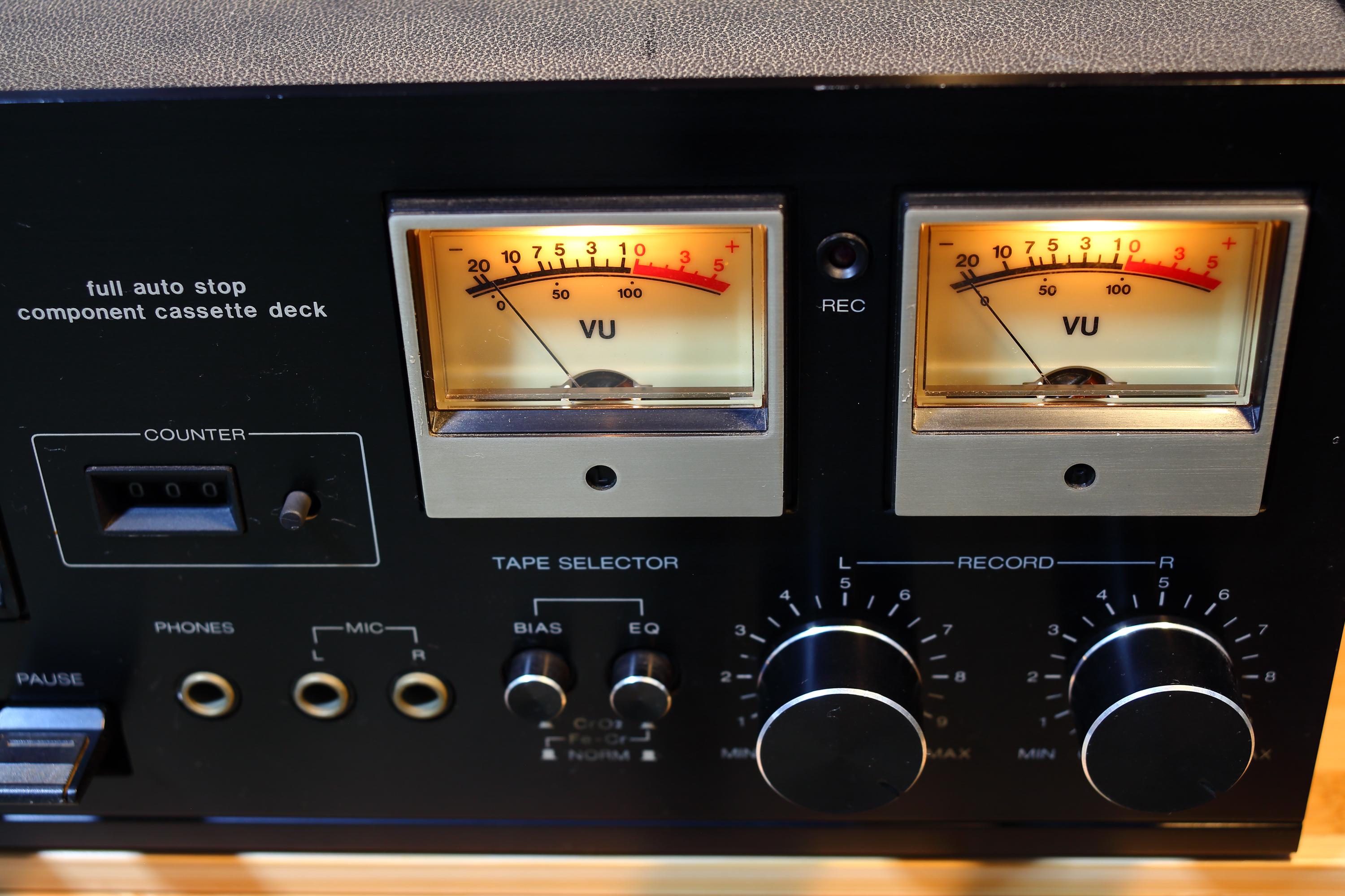 Vintage Optonica (Sharp) RT-1150B Stereo Cassette Deck – Needs Belt Repair – VU Meters Light Up