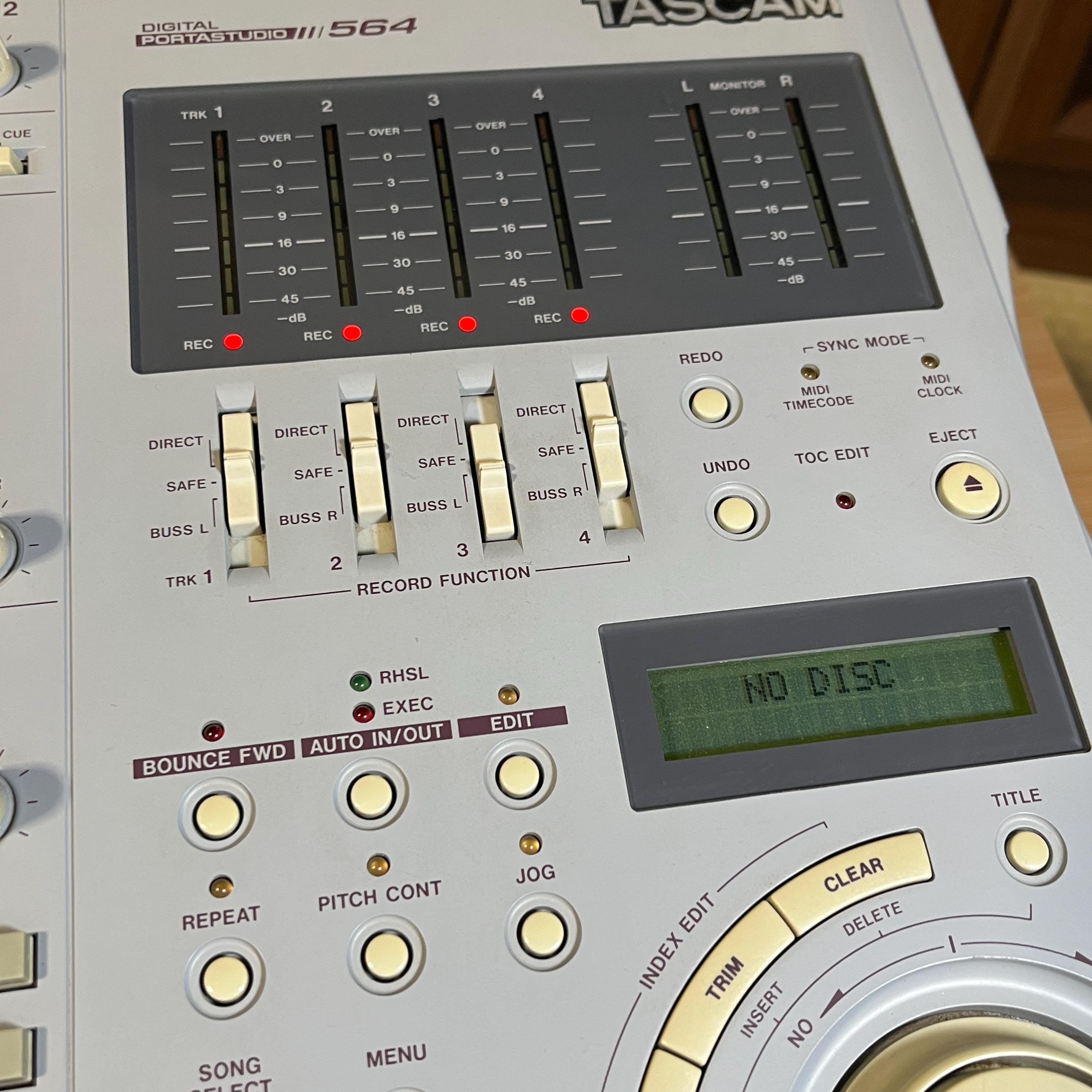 TASCAM Portastudio 564 Digital Multitrack Recorder | MD Recorder / Audio Mixer | Powers On