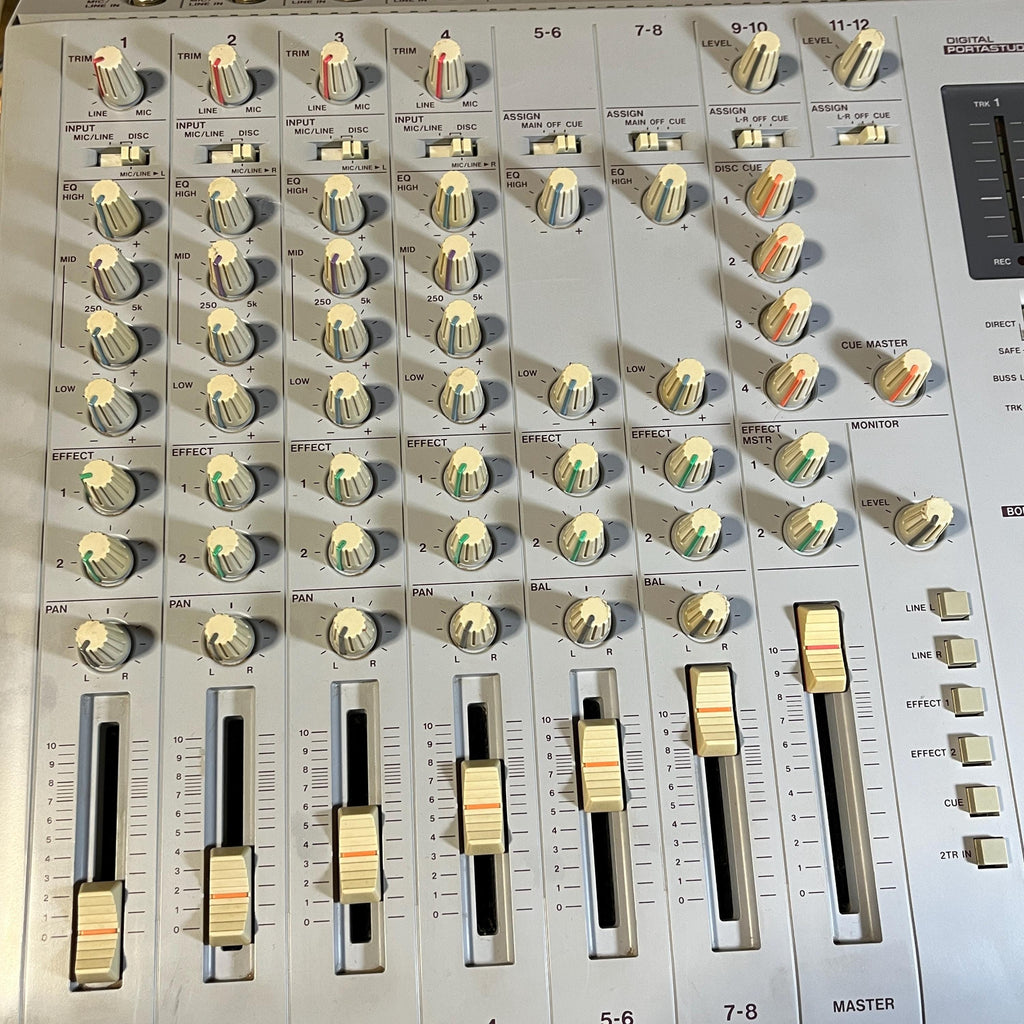 TASCAM Portastudio 564 Digital Multitrack Recorder | MD Recorder / Audio Mixer | Powers On