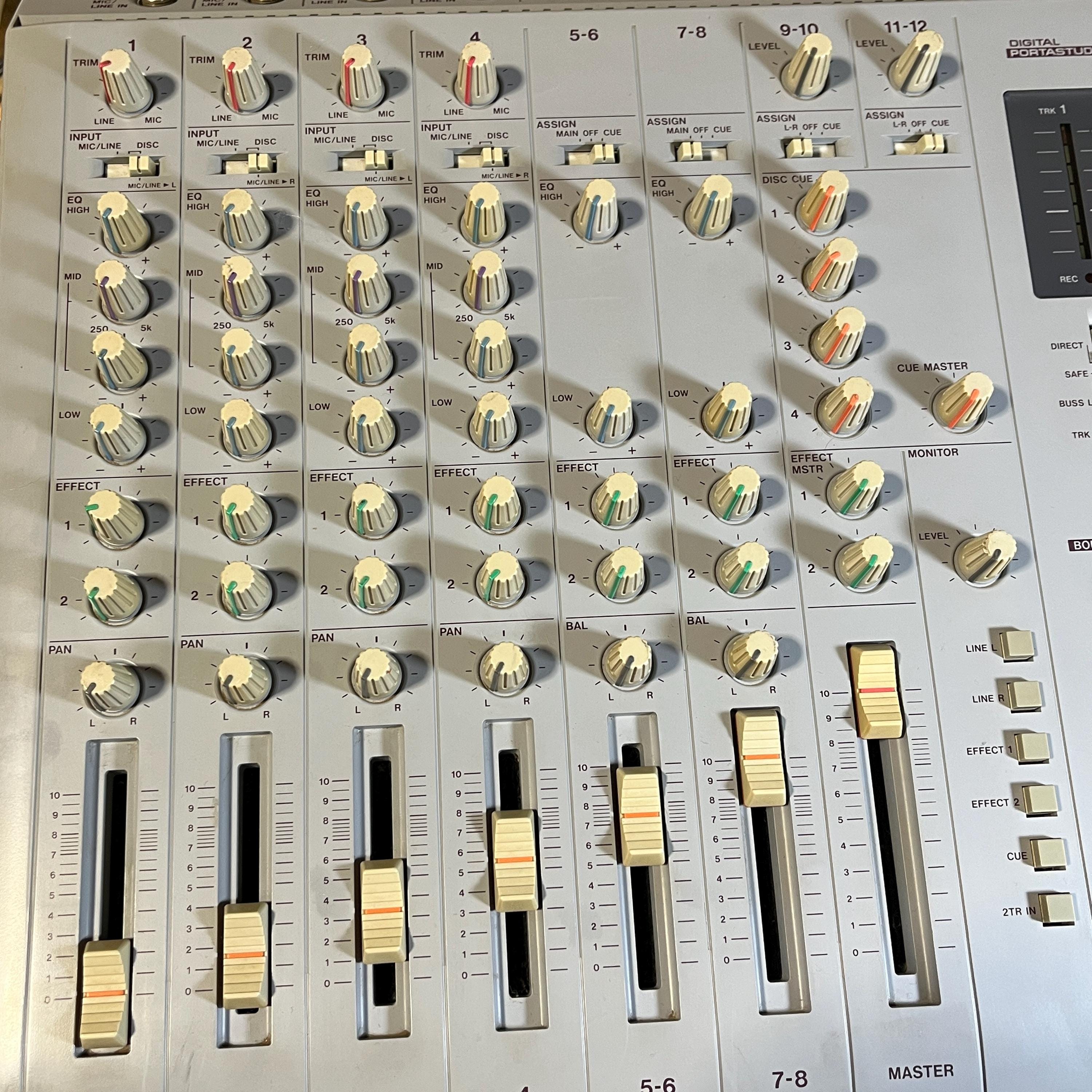 TASCAM Portastudio 564 Digital Multitrack Recorder | MD Recorder / Audio Mixer | Powers On